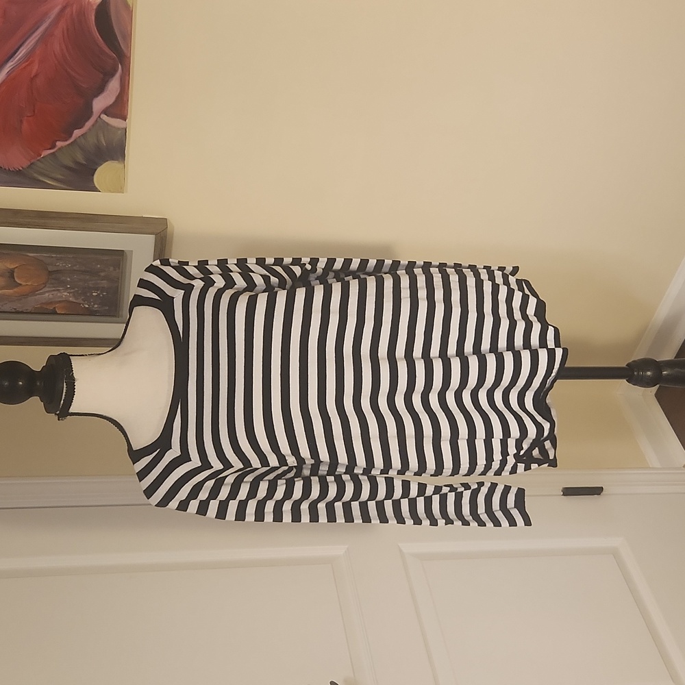 Michael Kors black & White stripped sweater size Medium